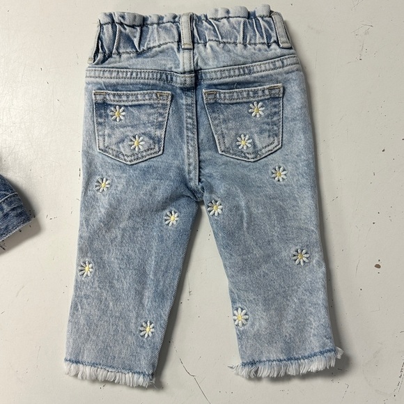 Gap Infant Denim Paper bag Waist Daisy Embroidered Jeans 0-3 - Picture 2 of 3